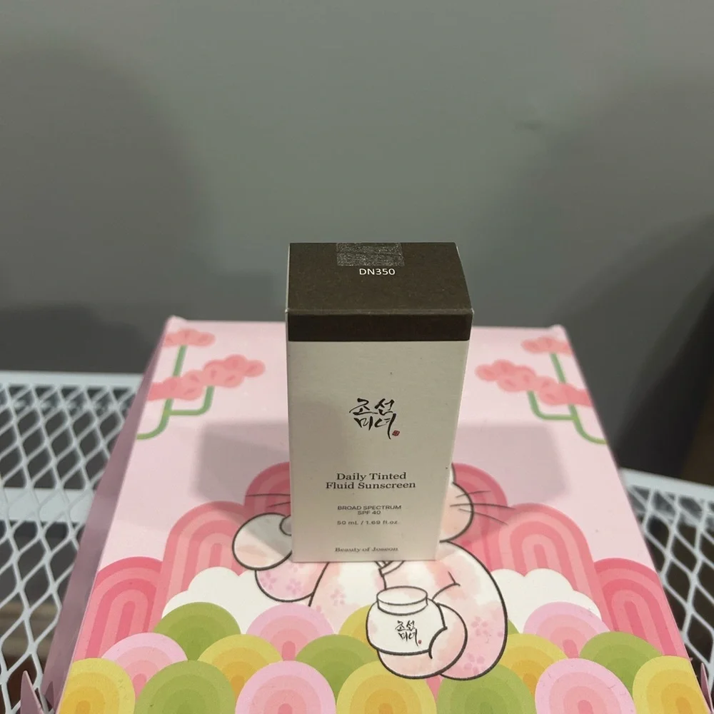 Korean ‘Beauty of Joseon’ Tinted Sunscreen Shade: DN350